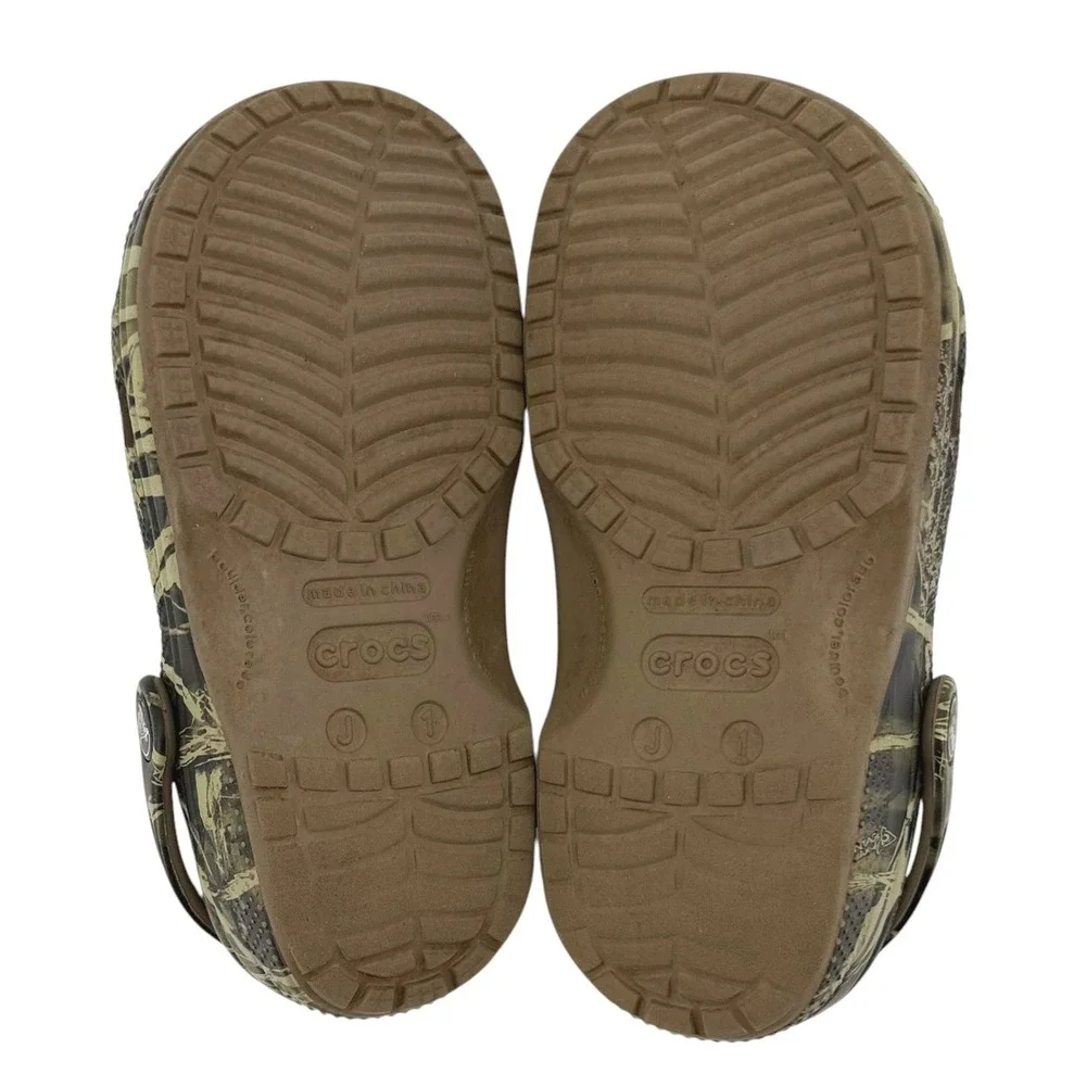Crocs Classic Clog Kids J1 RealTree Advantage Max-4 Camo Green Brown Shoes
